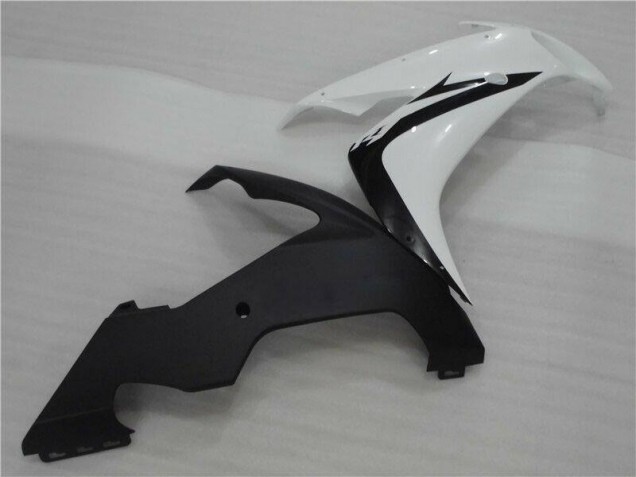 Carenado Yamaha R1 04-06 - Blanco Negro Llama Carenado Yamaha R1 04-06 - Blanco Negro Llama
