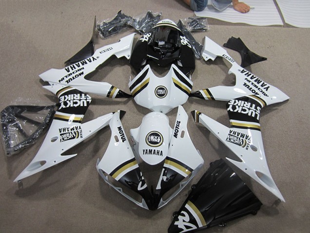 Carenado Yamaha R1 04-06 - Negro Blanco Lucky Strike Carenado Yamaha R1 04-06 - Negro Blanco Lucky Strike