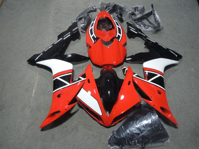 Plástica Yamaha R1 04-06 - Rojo Blanco Negro Plástica Yamaha R1 04-06 - Rojo Blanco Negro